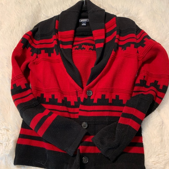 Beautiful sweater - Picture 2 of 4